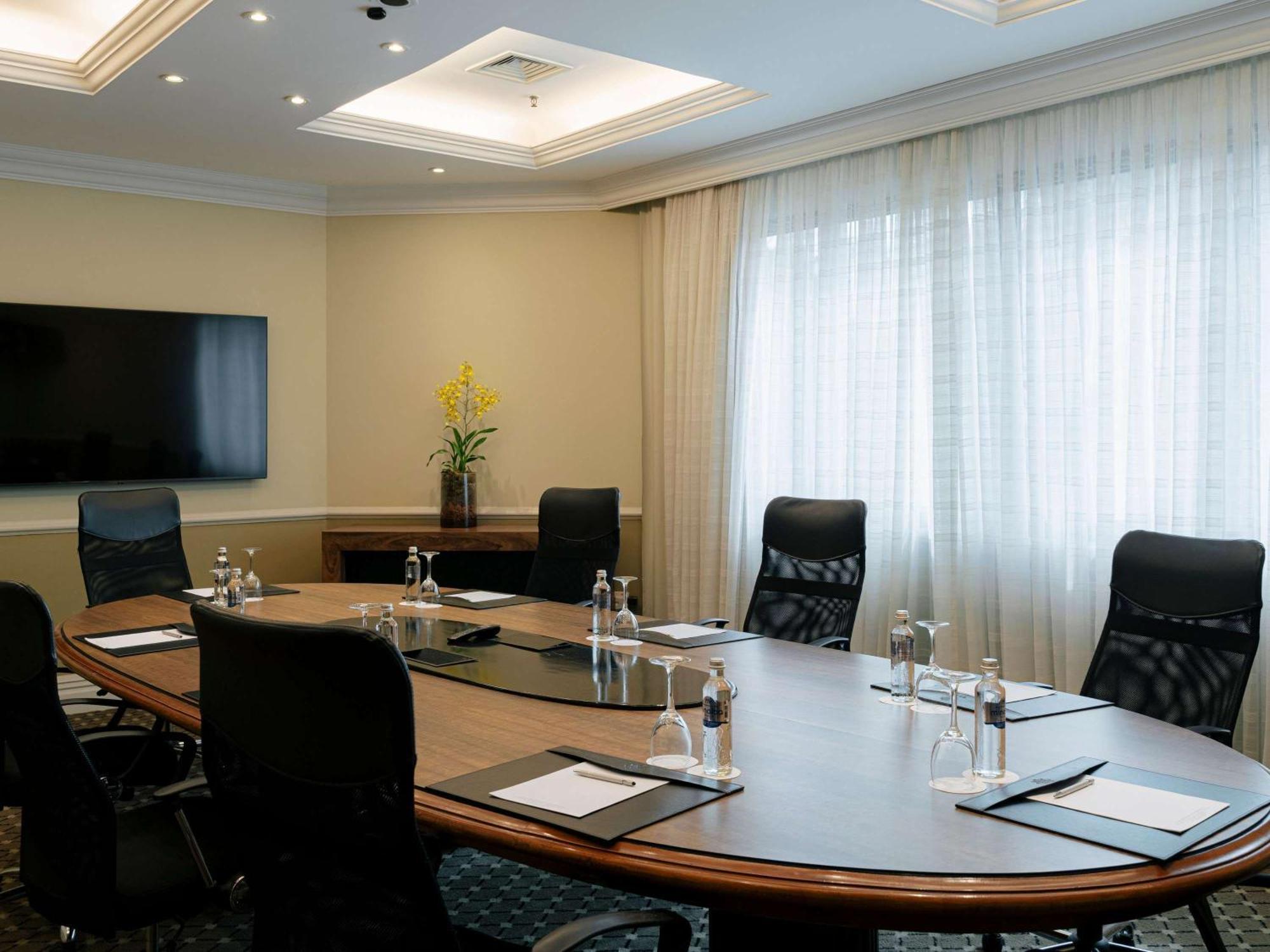 Hotel Grand Mercure Ibirapuera 5*